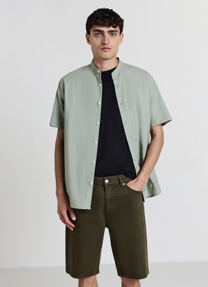 TASCHE - Shorts di jeans - verde militare