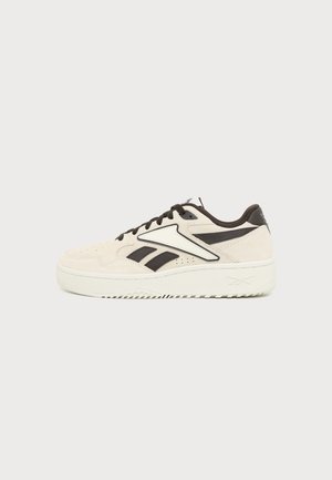 Reebok Classic, ATR CHILL - Trainers - vintage chalk/expresso/chalk