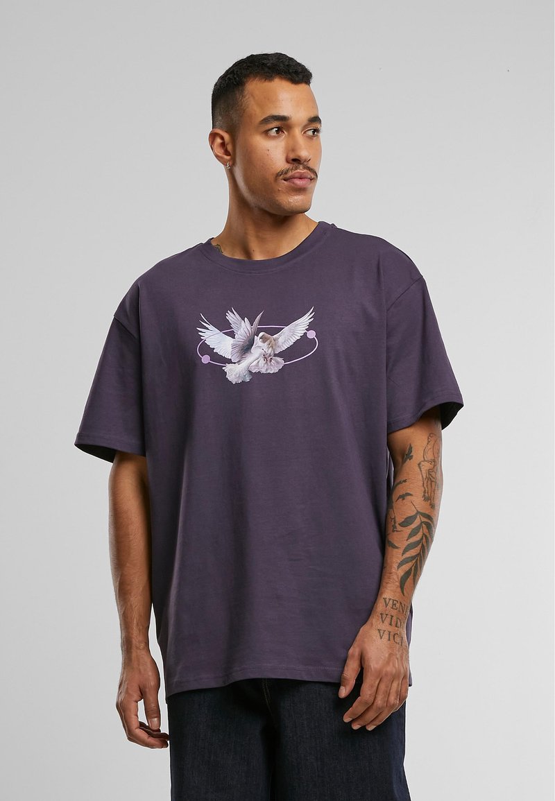 Upscale by Mister Tee VIVE LA LIBERTE - Nyomott mintás póló - purplenight