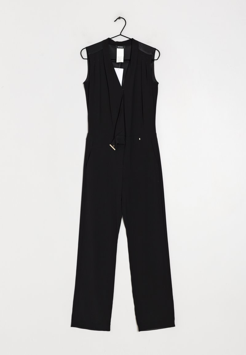 Tuta nera senza maniche con scollatura a V profonda, dettagli plissettati, tasche laterali e cintura per regolazione, realizzata in tessuto leggero.