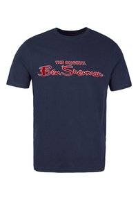 Unselected, dark navy