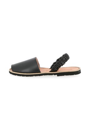 Minorquines, MINORQUINES STRAP SANDALS AVARCA FRUNCIA - Sandales - black