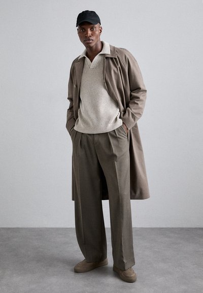 Filippa K Pulover - beige/white