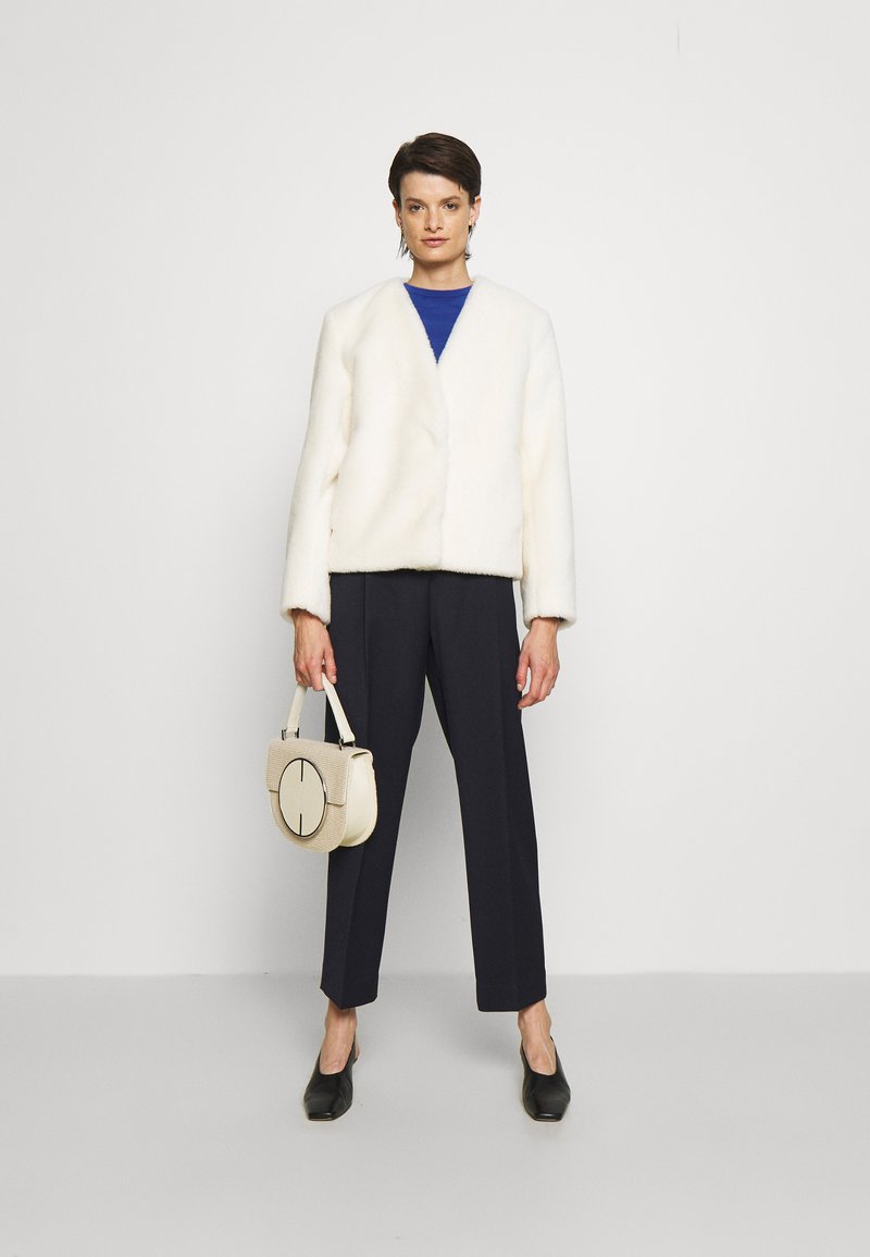 Damen Bekleidung | House of Dagmar MINA FRIENDLY Blazer ivory/offwhite - WG46859 Damen Bekleidung | House of Dagmar MINA FRIENDLY Blazer ivory/offwhite - WG46859