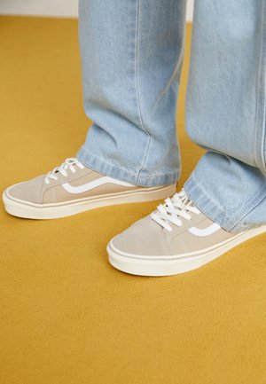 Sneakers high - light brown