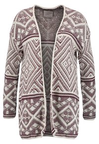 Cardigan lavorato a maglia con un motivo geometrico bordeaux e crema, apertura frontale, maniche lunghe e due tasche frontali con accenti testurizzati.