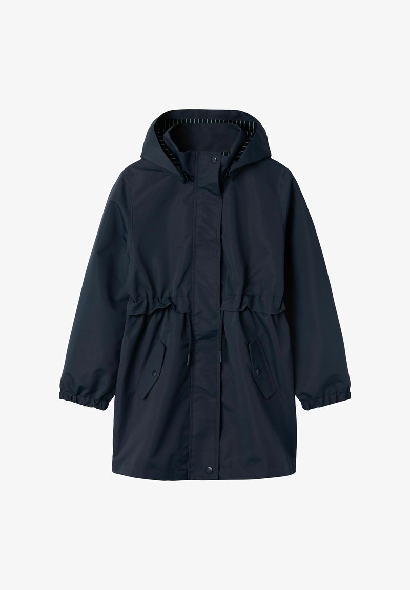 Tumedat meresöötikudega veekindel parka, millel on kapuuts, kokku tõmmatud talje, elastsed mansetid ja kaks küljeõiget. Vooder on triibuline.