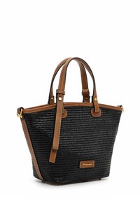 Zwarte geweven handtas met bruine leren handvaten en afwerking, gouden hardware en een rechthoekige logo-plaat op de voorkant.
