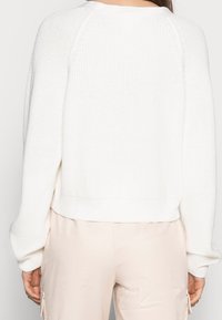 Monki Kofta - white