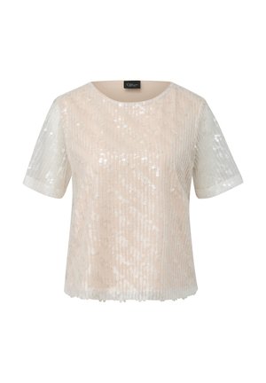 Haut beige à manches courtes avec un voile transparent orné de sequins blancs verticaux, encolure ronde et ourlet droit.