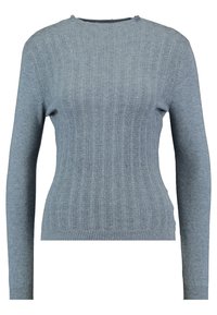 Maglione azzurro chiaro con texture a coste, maniche lunghe e scollatura rotonda. Realizzato in tessuto morbido, presenta piccoli dettagli lungo le cuciture.