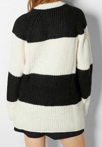 Bershka Stickad tröja - beige