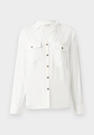 Witte longsleeve shirt met een kraag, voorzien van twee borstzakken, gouden knopen en een gladde textuur.