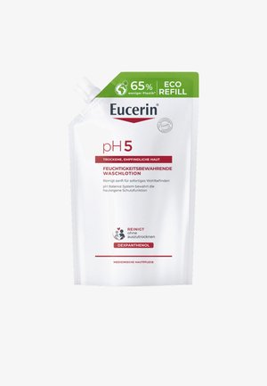 Eucerin pH 5 Nachfüllbeutel, weiß mit grünem Akzent und Ausguss. Enthält rote Schrift für Produktdetails und ein umweltfreundliches Etikett. Enthält Dexpanthenol.