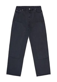 Tummat farkut suoran lahkeen mallilla, korkealla vyötäröllä, joissa on suuret etupocketit ja näkyvät ompelu yksityiskohdat. Ei koristeita tai kuvioita.