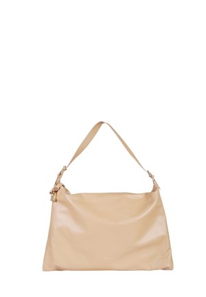 Borsa a tracolla in morbida pelle beige con tracolla regolabile, dettagli in metallo color oro e un lucchetto su un lato.