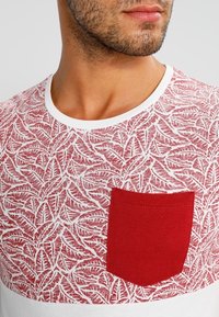Pier One Triko s potiskem - red