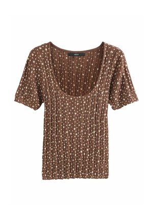 Top marron à manches courtes côtelées avec encolure dégagée, décoré de petits pois blancs répartis uniformément sur le tissu.