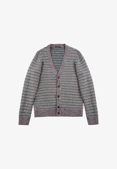 Sweter zapinany na guziki w odcieniach fioletu i zieleni, z dekoltem w kształcie litery V oraz teksturowanym wzorem na całej powierzchni. Długie rękawy z ściągaczami.