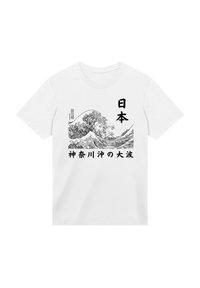 Witte T-shirt met een zwart-wit golfillustratie, Japanse tekst en een traditionele kunststijl. Korte mouwen en een ronde hals.