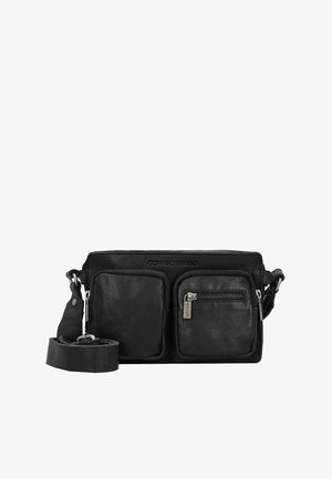 Borsa a tracolla in pelle nera con due tasche frontali con zip, tracolla regolabile, finitura testurizzata e dettaglio del logo sulla parte superiore. Design compatto.