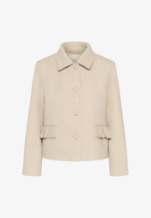 Bež jakna od vune s ovratnikom, kopčanjem na gumbe i naborima na džepovima. Ima dugačke rukave i strukturirani kroj.