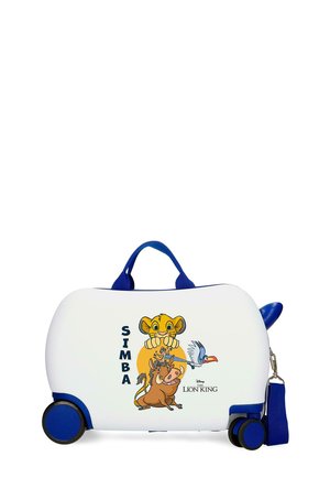 Maleta infantil blanca y azul con ruedas, asa y personajes de El Rey León Simba, Timón, Pumba y Zazú en la parte frontal.