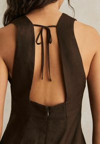 Reiss REGULAR FIT - AMELIA LATTICE FRONT MIDI - Rochie de zi - chocolate brown