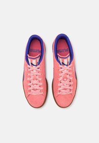 Puma Sneakers - salmon