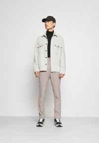 Marc O'Polo DENIM LONG SLEEVE TURTLE NECK - Camisola de manga comprida - black
