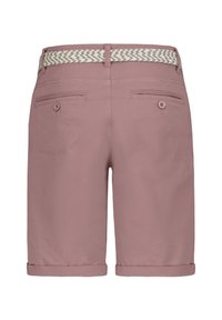 Roze shorts met een omgevouwen zoom, voorzien van een gevlochten grijs en witte tailleband. Inclusief twee achterzakken met knopen.