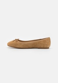 COACH ABIGAIL BALLET FLAT - Balerīnas laiviņas - peanut