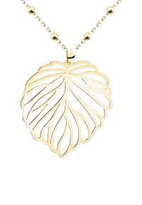 Guldpläterad bladpendel på kedja, med intrikat utskuret mönster, strukturerad yta och rundade detaljer längs kedjan.