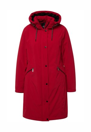 Manteau imperméable rouge avec une capuche, des boutons pression et des poches latérales zippées. Il présente une texture lisse et épurée, ainsi qu'un cordon de serrage ajustable à la capuche.