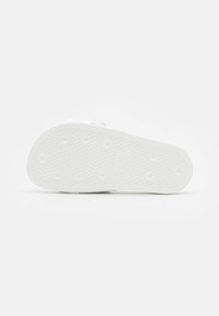 adidas Originals POUCHYLETTE  - Ciabattine - footwear white/core black