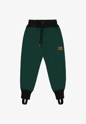 Ciemnozielone spodnie dresowe z czarnym elastycznym pasem, sznurkami do ściągania, czarnymi mankietami z paskami na stopy oraz małą brązową łatą na udzie.