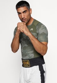 Venum AIR RASHGUARDS - Marškinėliai su spaudiniu - khaki