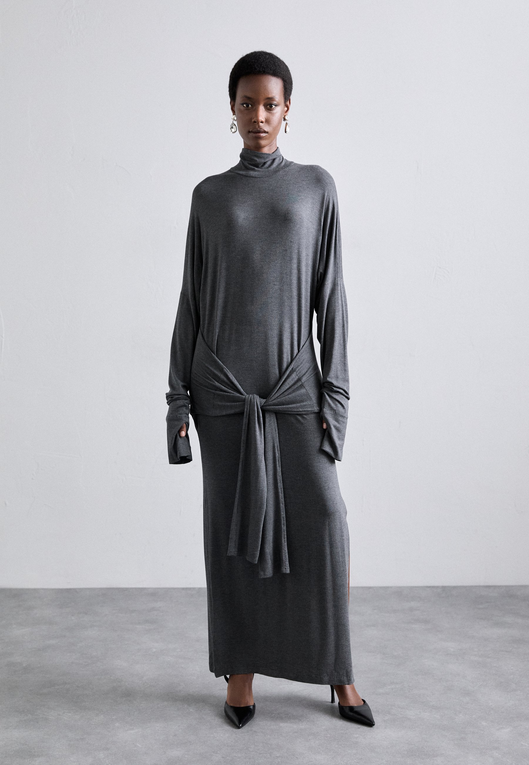 オールインワン・サロペット Norma Kamali Maxi Dress 'Four Sleeve' Norma Kamali FOUR SLEEVE ALL IN ONE TURTLENECK SIDE SLIT