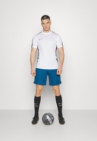 Nike Performance SHORT - Sportiniai šortai - industrial blue/black