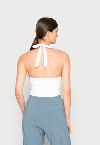 Abercrombie & Fitch BARE SCARF HALTER - Top - brilliant white