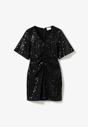 Sarkans akmens kleita ar īsām piedurknēm, V veida kakla izgriezumu un savilktām detaļām jostasvietā, piedāvājot elegantu un pieguļošu siluetu.