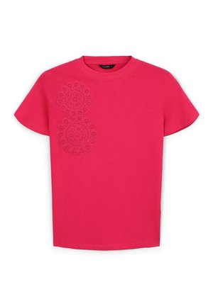 T-shirt fucsia a maniche corte realizzato in cotone, con due motivi circolari ricamati sul lato sinistro, colletto rotondo e vestibilità classica.
