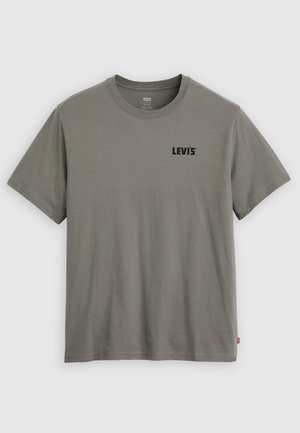 Groen Levi's T-shirt met korte mouwen en ronde hals, met zwart logo op de linkerborst en een klein rood label aan de linkernaad.