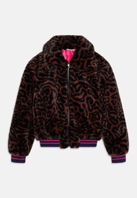 Jaket s faux krznom na zadrgo z temno rjavim in črnim živalskim vzorcem, roza satensko notranjostjo ter temno modrimi manšetami in robom z roza črtami.