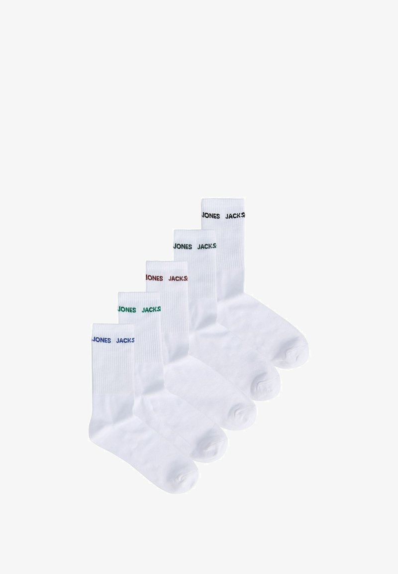 Lot de cinq paires de chaussettes blanches en coton, avec des bordures côtelées. Chaque chaussette porte le logo "JACK & JONES" dans des couleurs différentes : bleu, vert, rouge, violet et noir.