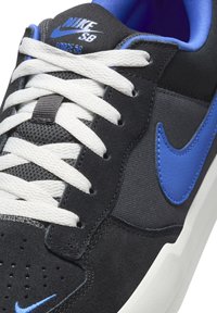 Nike SB FORCE 58 UNISEX - Treniņu apavi - black hyper royal anthracite summit white