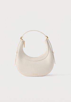 Borsa a tracolla in pelle bianca con silhouette curva, dettagli in oro e chiusura con zip. Presenta lacci laterali per uno stile regolabile.