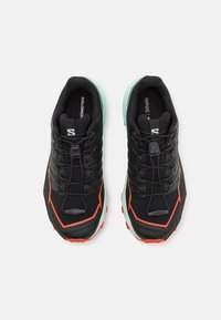 Salomon THUNDERCROSS  - Turistické topánky - black/cherry tomato/electric green