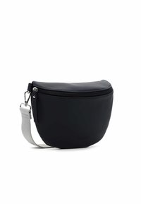 Schwarze, weiche Lederhandtasche mit einer eleganten ovalen Form, ausgestattet mit einem Reißverschluss und einem hellgrauen verstellbaren Tragegurt.