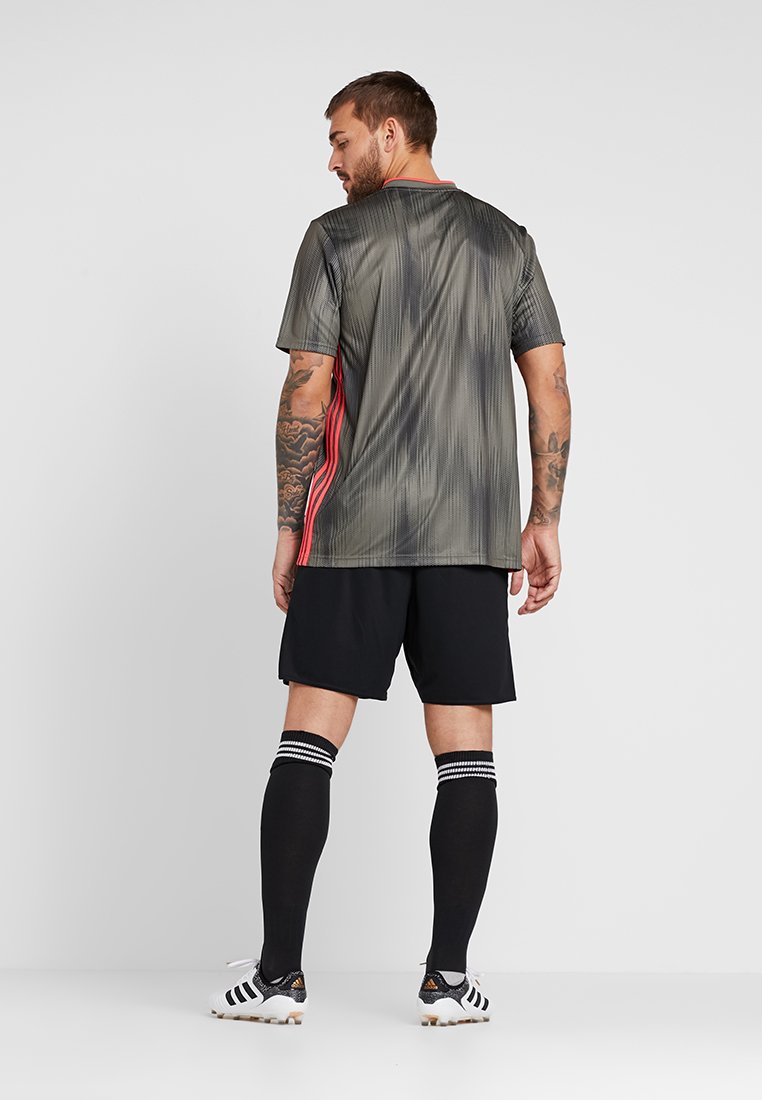 Men PARMA PRIMEGREEN FOOTBALL 1/4 SHORTS - Sports shorts Men PARMA PRIMEGREEN FOOTBALL 1/4 SHORTS - Sports shorts